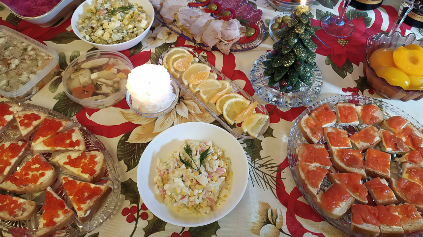 Голодать не нужно: как избежать переедания в новогодние праздники