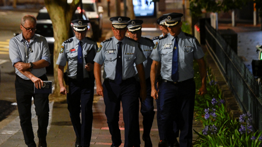 Обезвредившим террориста в Сиднее прохожим оказался торговец из фруктовой лавки