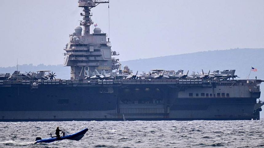 Авианосец США приблизился к Венесуэле на боевое расстояние