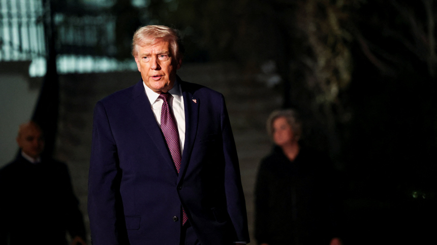 Администрация Трампа отозвала глав дипмиссий почти в 30 странах