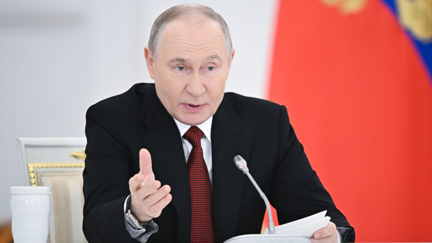 Путин предложил создать рейтинг 100 худших образовательных организаций