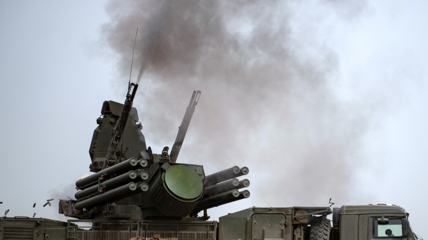 Собянин сообщил об уничтожении шести летевших на Москву дронов