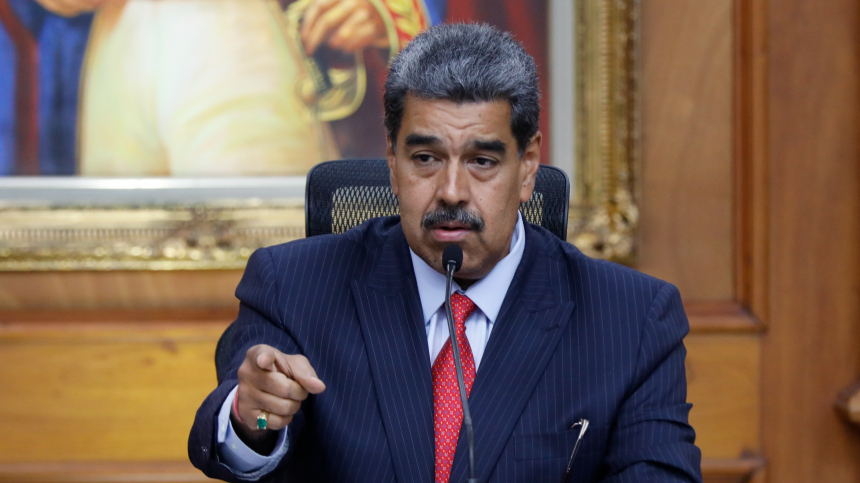 Швейцария заморозила активы Мадуро и его окружения