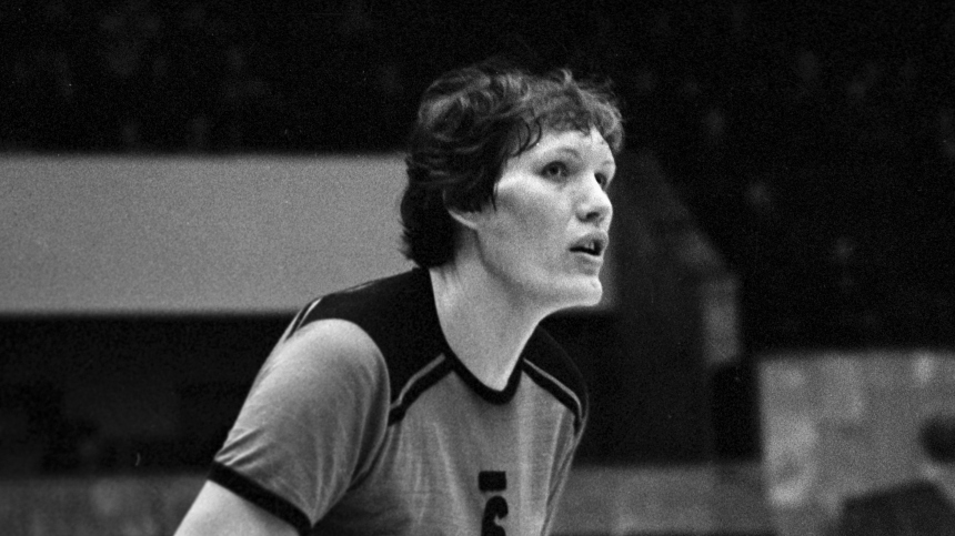 Скончалась одна из самых высоких баскетболисток в истории Ульяна Семенова