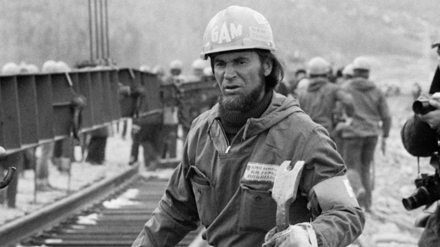 В Тынде прошло прощание с легендарным строителем БАМ Иваном Варшавским