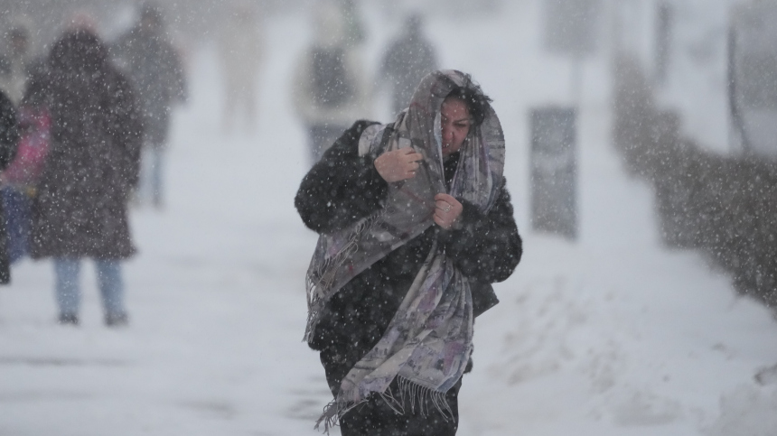 Сугробы по колено и горячая еда: как выжить в снежном апокалипсисе