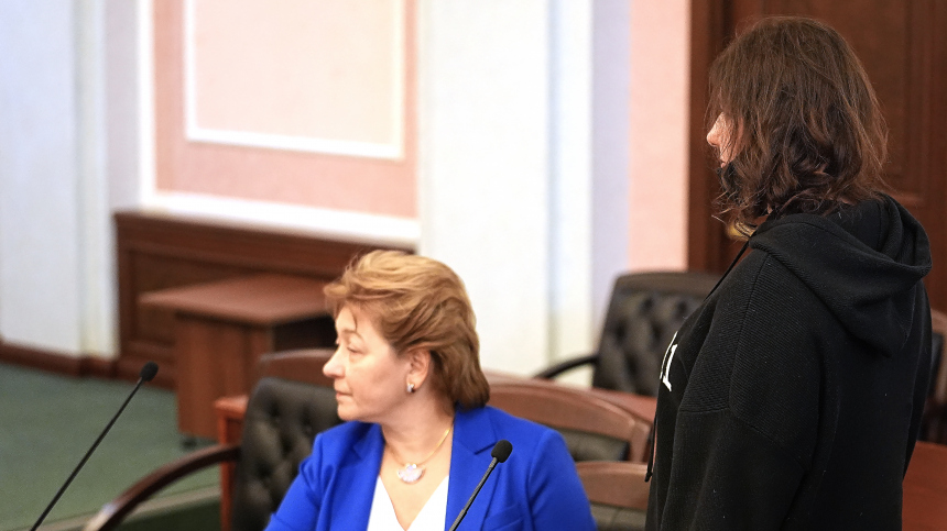 Лурье готова привлечь приставов для принудительного выселения Долиной