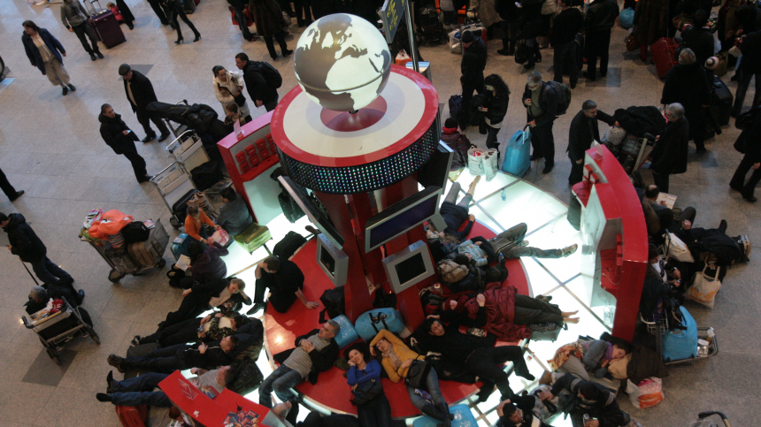 Аэропорт Шереметьево прекратил прием самолетов из-за непогоды