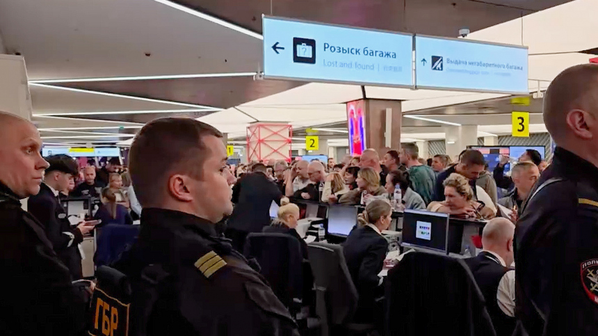 Пассажиров транзитных рейсов в Шереметьево начали расселять по гостиницам