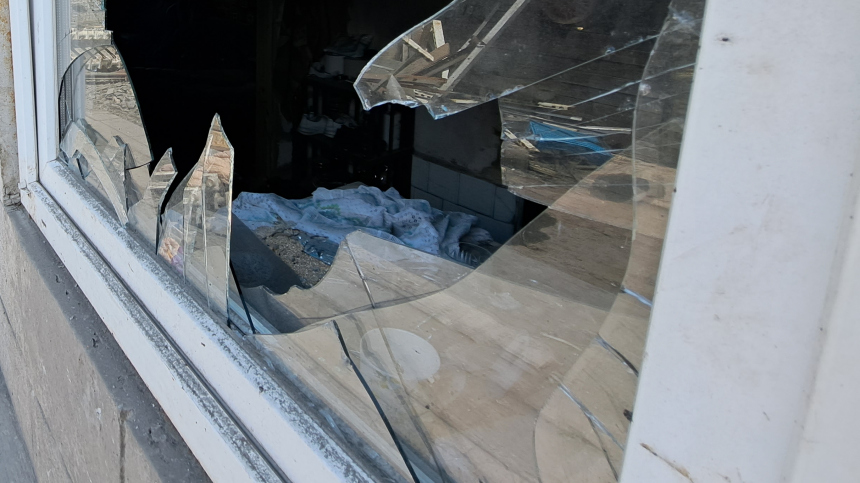 В Калужской области после падения обломков сбитого дрона поврежден жилой дом