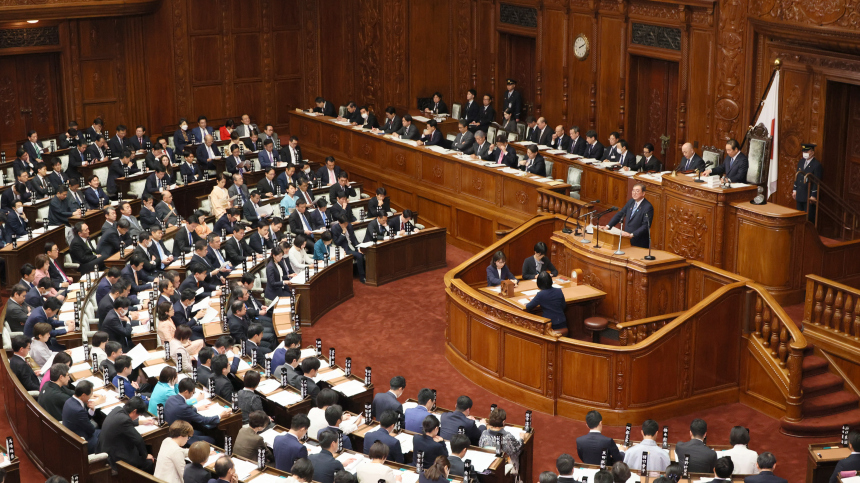 Перезагрузка власти: в Японии могут досрочно распустить парламент