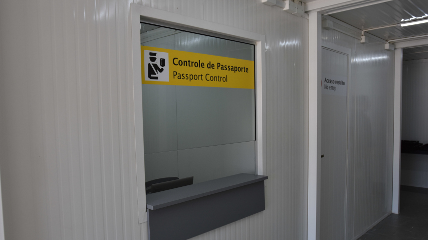 Экс-ведущую Орла и Решки не пустили в США из-за БДСМ-костюма