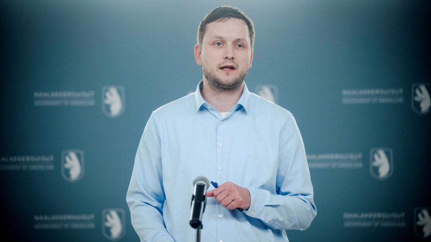 Премьер Гренландии заявил о желании региона остаться в составе Дании