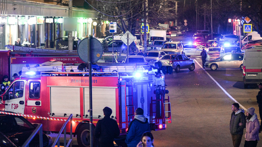 В Ростове-на-Дону горят многоквартирные дома после атаки ВСУ