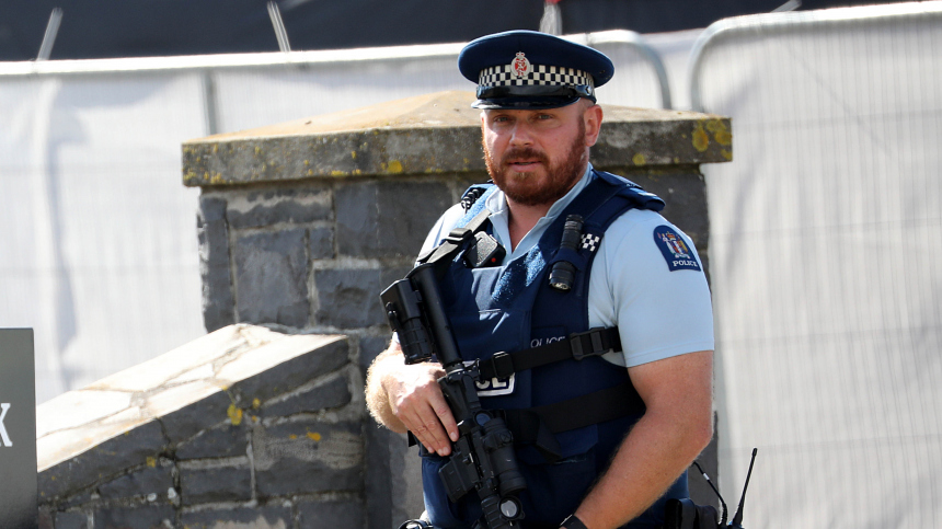 Признали оружием: женщина избила премьер-министра блинчиком