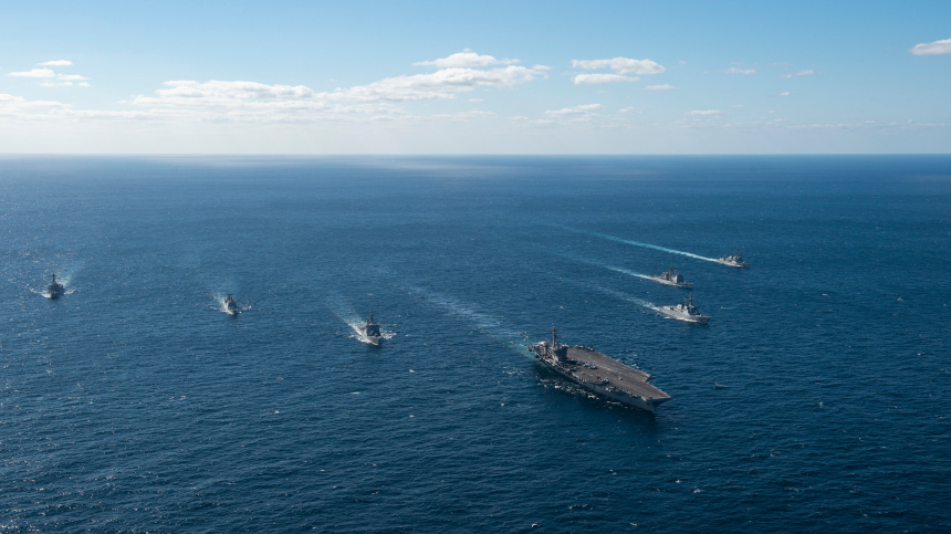 США перемещают на Ближний Восток авианосную ударную группу
