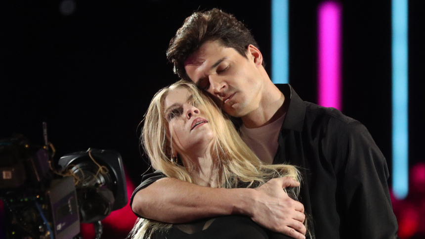 Недавно родившая Трусова оставила мужа ради свиданий на льду с актером из Молодежки