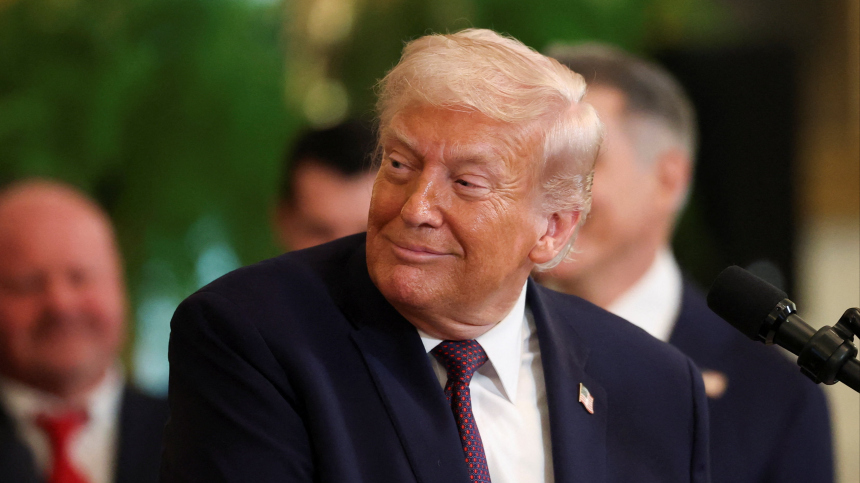 Медаль в кармане: как прошла встреча Трампа с лидером оппозиции Венесуэлы