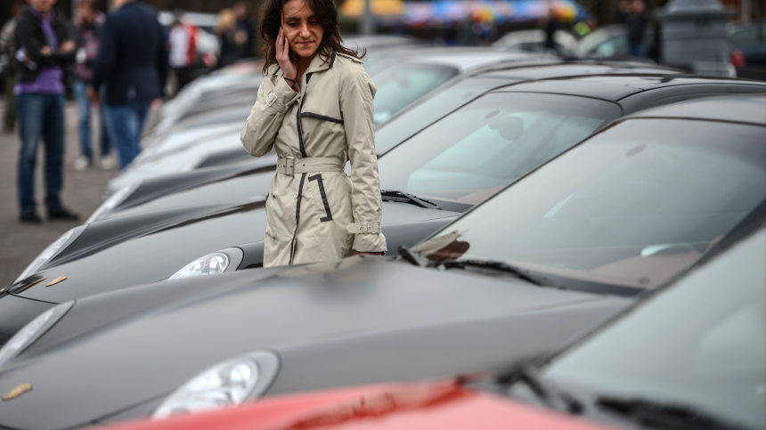 Глохнут и не заводятся: владельцы Porsche и BMW столкнулись с проблемами