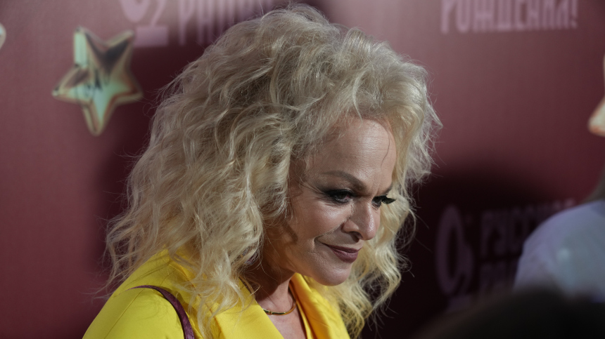 Она уже здесь: Лариса Долина вернулась в Россию