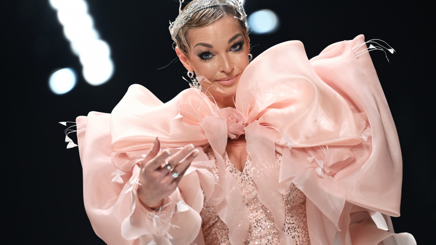 Завидуйте молча: как высоко взлетала и низко падала Волочкова за 50 лет