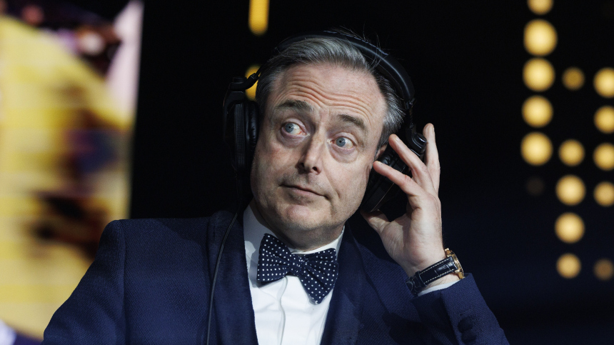 Должны ответить: премьер-министр Бельгии призвал европейцев ужесточить политику в отношении США