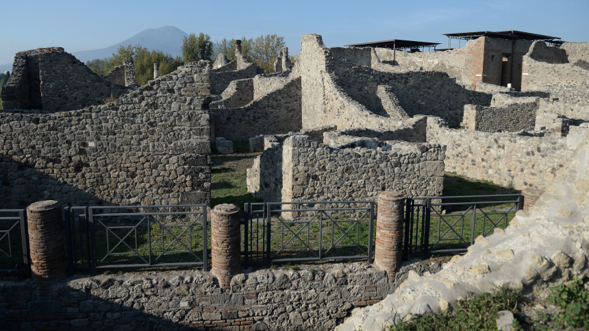 Береги себя: надписи с оскорблениями и признаниями в любви обнаружены в Помпеях