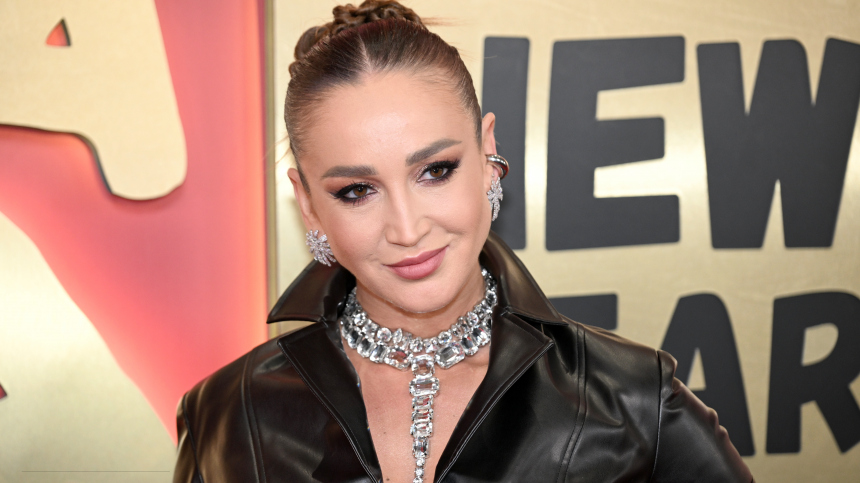 Не выкидываю: Бузова хранит фотографии с бывшим мужем Тарасовым