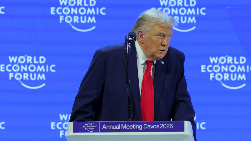 Добро пожаловать отсюда: Трамп пересел на другой самолет из-за поломки при вылете в Давос