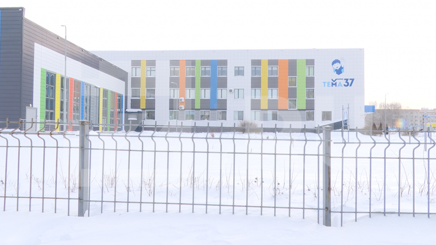 Напавшего на работницу в школе Нижнекамска подростка госпитализировали