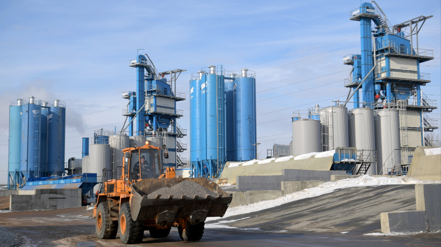 Собянин: для ремонта дорог в столице используются смеси московского производства