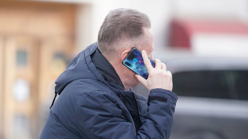 Банковская атака: в МВД назвали пять признаков звонка от мошенников