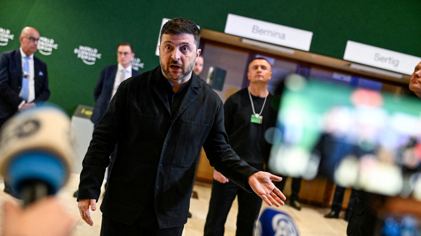 Рычите по утрам: Зеленский греет руки в Давосе пока Украина замерзает