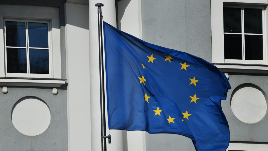 Большинство европейцев считают, что демократия в их странах деградирует