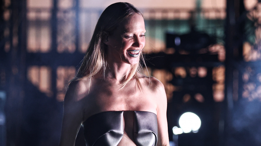 Обстоятельства сильнее: Глюкоза отменила концерты в Казахстане