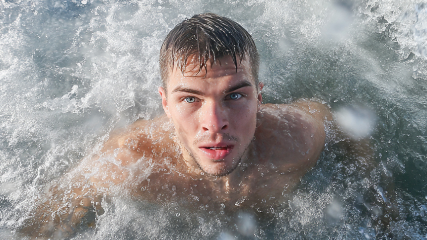 Айс-флоатинг, горячий чан, рыбалка на льду: чем опасны зимние забавы