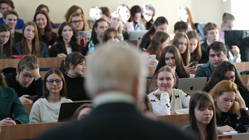 Минобрнауки опровергло сообщения о переходе вузов на новую систему образования