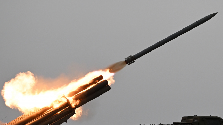 Позиции боевиков ВСУ смело огнем Урагана. Лучшее видео из зоны СВО