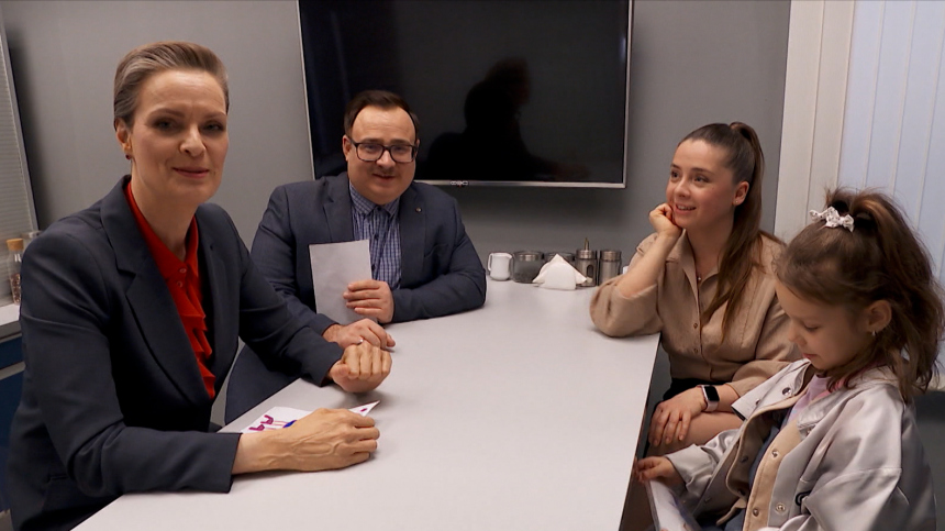 Мечты сбываются: юная поклонница познакомилась с актерами сериала След