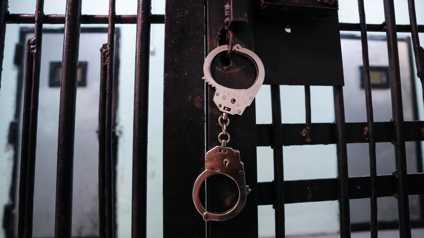 Спрятал в диване: в Москве задержали убийцу женщины спустя 20 лет