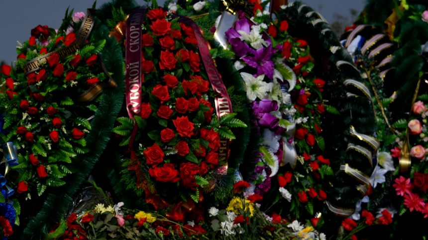 Траурный марш в Прокопьевске: прошло прощание с погибшими в сауне подростками