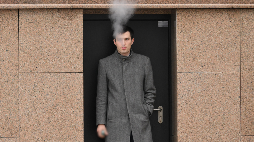 Перекуры за свой счет: когда работодатель вправе урезать зарплату