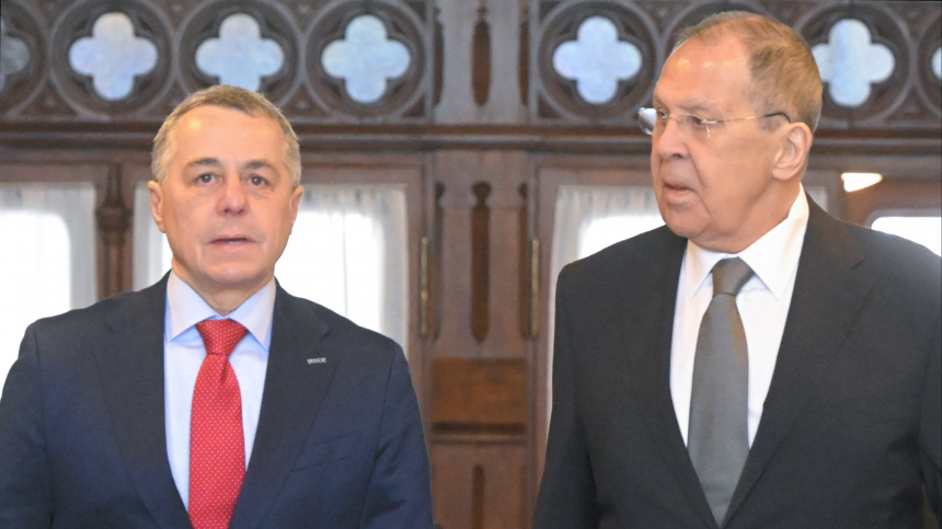 Часть истории: Кассис подарил Лаврову шкатулку с музыкой Чайковского