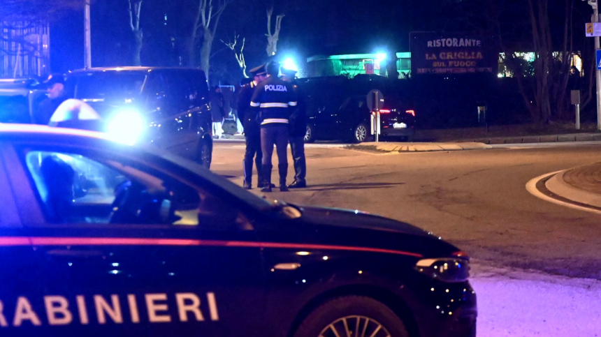 Как в кино: грабители с мигалками и автоматами обнесли инкассаторский фургон на трассе в Италии