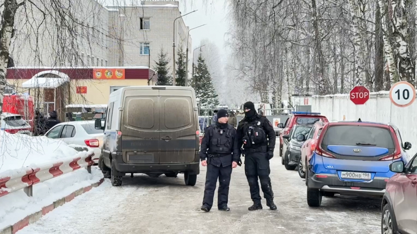 Военная прокуратура взяла под контроль ситуацию с обрушением здания в Ленобласти