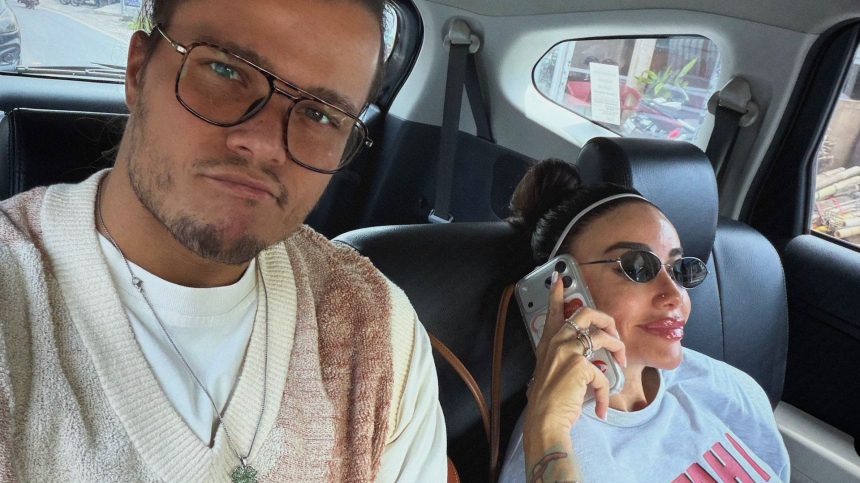 Не так я себе представляла: Айза показала, как прошла ее первая брачная ночь