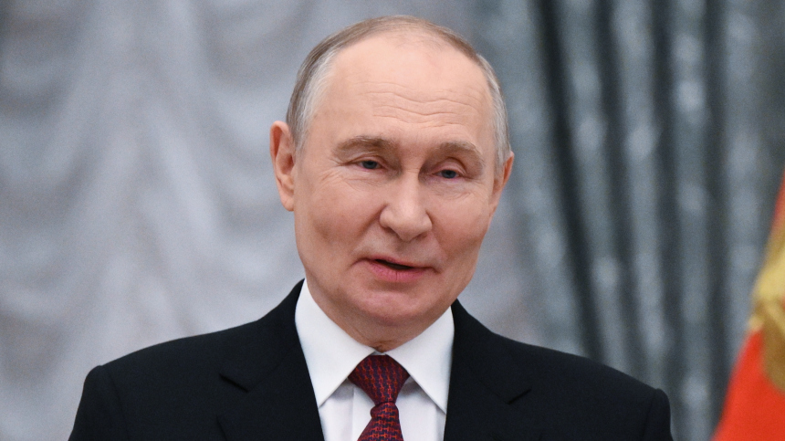 Путин в День защитника Отечества встретился с вдовами героев-спецназовцев