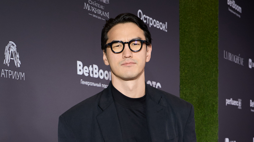 Комик Нурлан Сабуров планирует вернуться в Россию с новой программой
