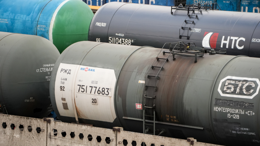 Бессент: США могут пойти на ослабление санкций в отношении российской нефти