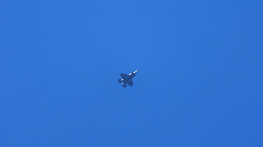 Израиль начал новую серию ударов по Ирану